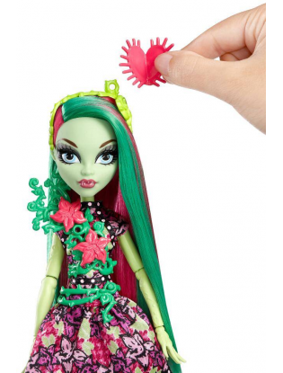 https://truimg.toysrus.com/product/images/monster-high-party-dress-booquets-fashion-doll-venus-mcflytrap--D5D5F5F0.pt01.zoom.jpg