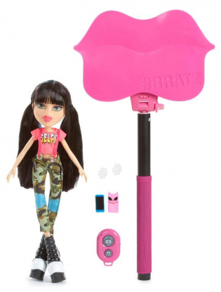 https://truimg.toysrus.com/product/images/bratz(r)-selfie-stick-with-doll-jade--3DB86C11.zoom.jpg