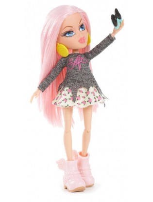 https://truimg.toysrus.com/product/images/bratz(r)-selfie-stick-with-doll-cloe--34DCF8F2.pt01.zoom.jpg