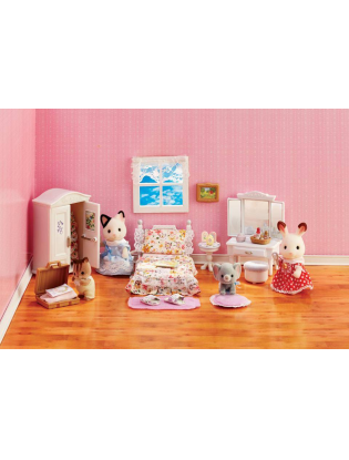 https://truimg.toysrus.com/product/images/calico-critters-floral-bedroom-set--A17CD322.zoom.jpg