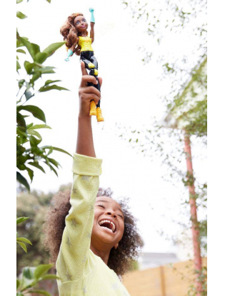 https://truimg.toysrus.com/product/images/dc-super-hero-girls-action-ready-doll-bumble-bee--4DCBF858.pt01.zoom.jpg