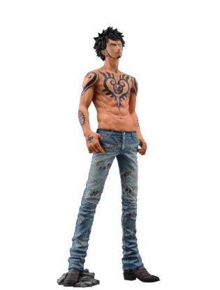 https://truimg.toysrus.com/product/images/one-piece-king-artist-trafalgar-law--3430468E.zoom.jpg