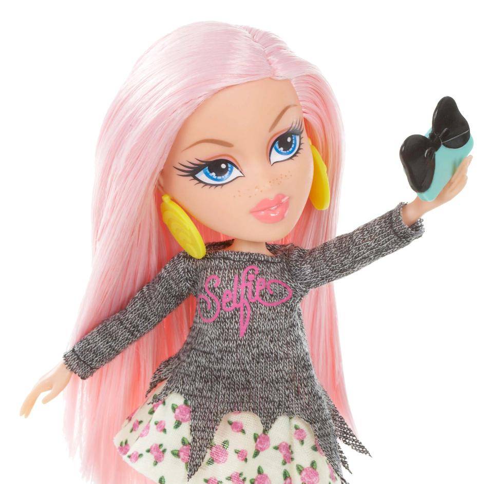 Bratz(R) Selfie Stick with Doll - Cloe | Играландия - интернет магазин  игрушек