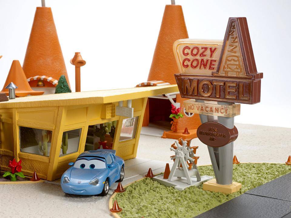 sally's cozy cone motel