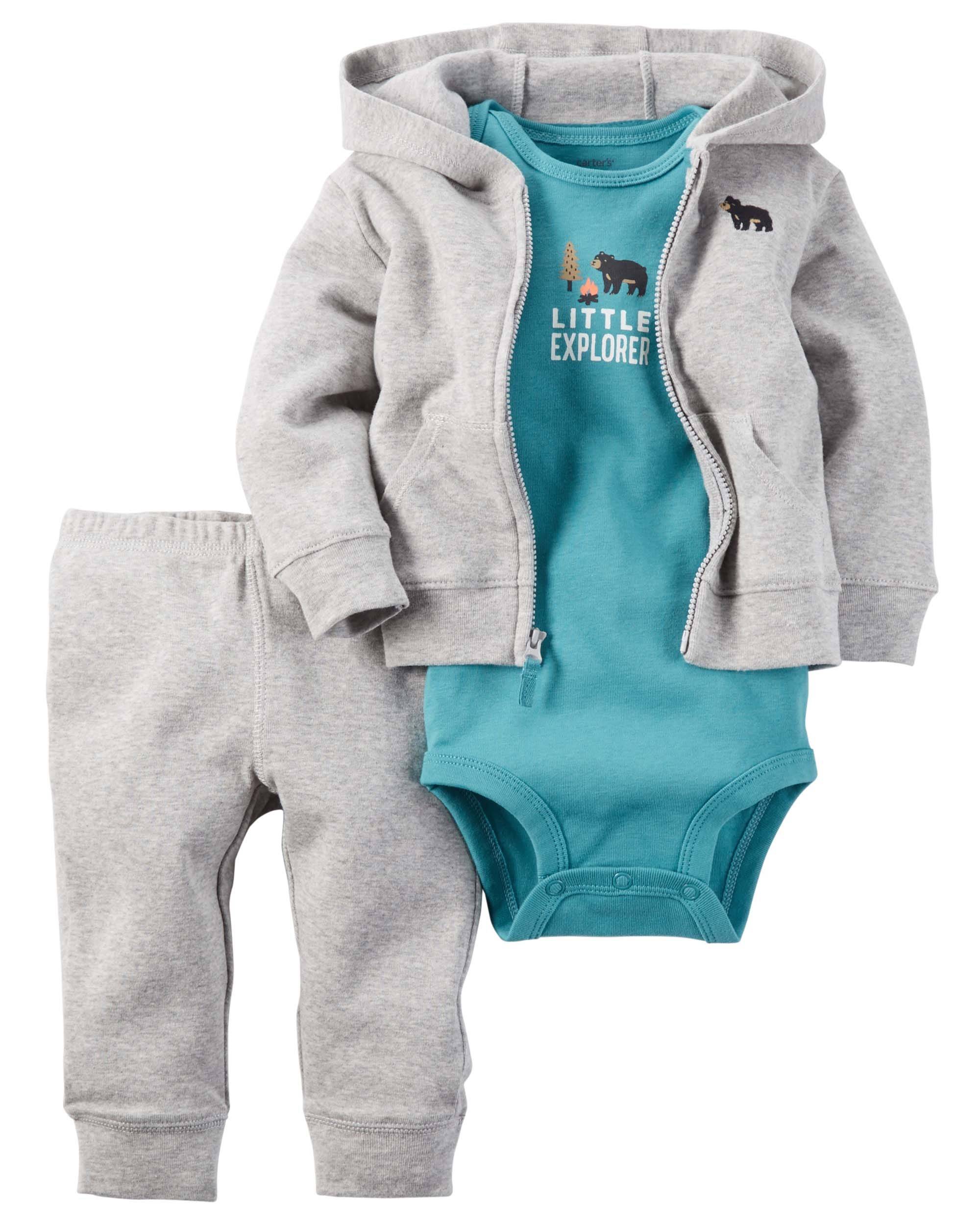 Купить вещи на мальчика. Костюм Carters 1h359510. Костюм тройка Картерс. Одежда для новорожденных мальчиков Картерс. Комплект Картерс для новорожденных мальчиков.
