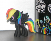Виниловая мини-пони Радуга Дэш (Rainbow Dash)