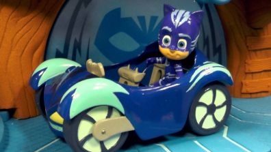 Игровой набор PJ Masks - Мальчик Коннор(Кэтбой) на автомобиле