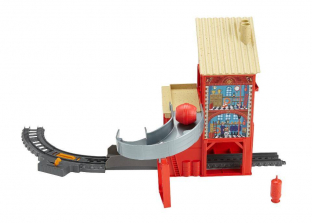 Fisher-Price Thomas & Friends TrackMaster Fill-Up Firehouse Set