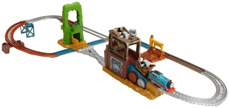 Fisher-Price Thomas & Friends Trackmaster Scrapyard Escape Train Set