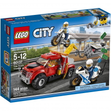 LEGO City Police Tow Truck Trouble (60137)