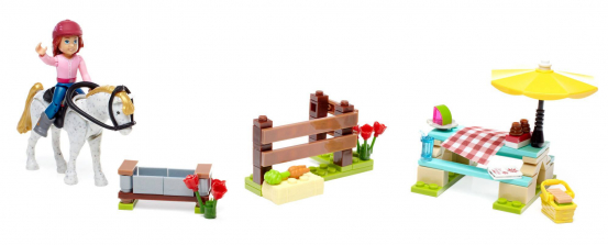 Mega Construx American Girl Saige's Picnic Set