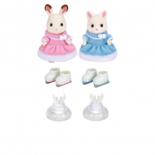 Calico Critters Ice Skating Friends Accessory Set