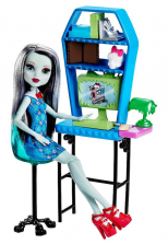 Monster High Frankie Stein Doll and Computer Lab Playset