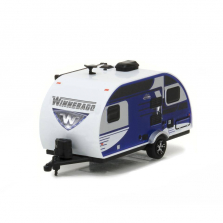 1:64 GreenLight Collectibles Hitched Homes - Series 2 - 2016 Winnebago Winnie Drop 1710