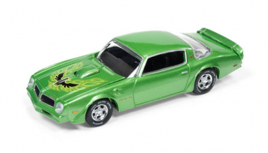 Auto World 1:64 DieCast Car - 1976 Pontiac Firebird T/A - Lime Green Metallic