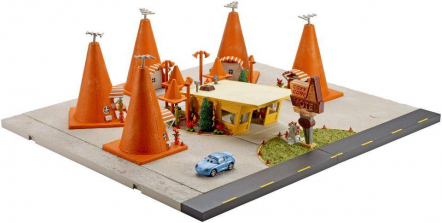 Disney Pixar Cars 3 1:55 Scale Sally's Cozy Cone Motel Playset