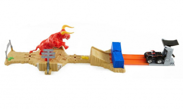 Hot Wheels Monster Jam El Toro Loco Showdown Playset