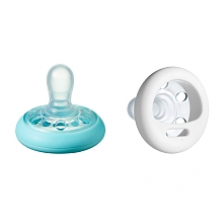 Tommee Tippee Breast-like Pacifier Soother 2-Pack, 0-6 months White & Ice Blue
