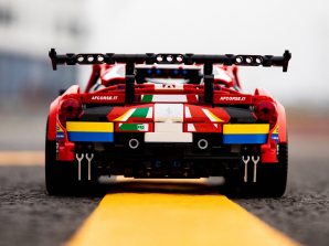 Lego Ferrari 488 GTE “AF Corse #51” 42125