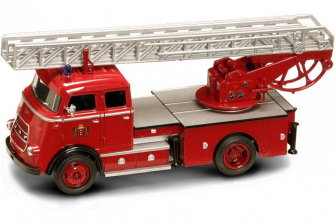 OK Toys Yat Ming 1:43 Scale Diecast Fire Engine - 1962 DAF A 1600